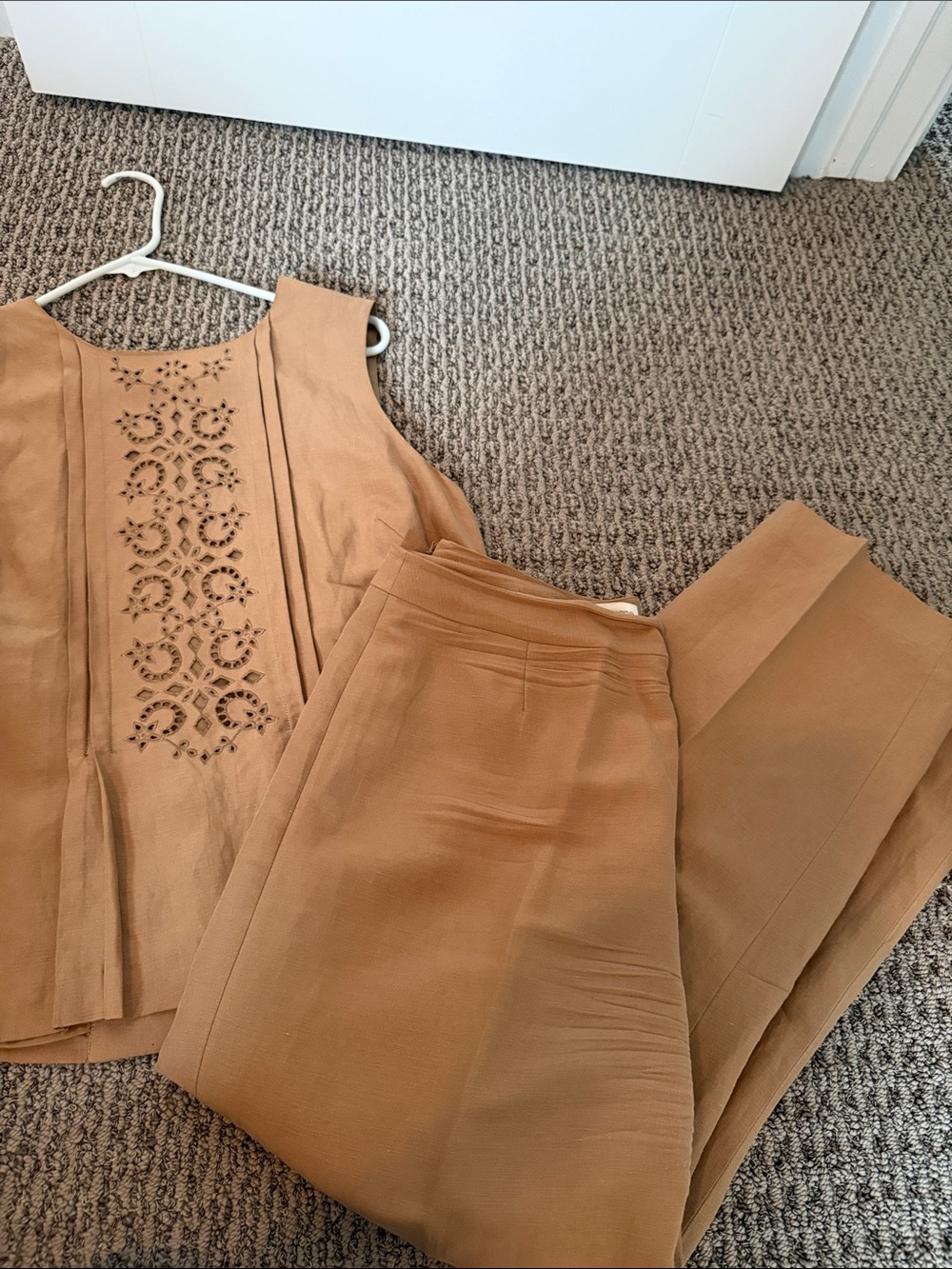 Sleeveless Brown Eyelet Front Women's Top - Picture 2 of 7